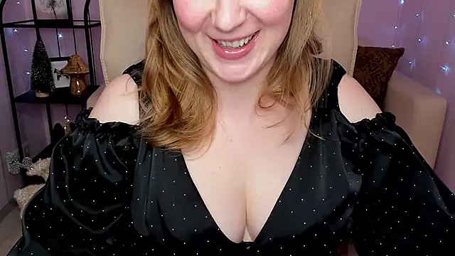 Snapshot of Helens_love chatting on December 27, 7:51 am Helens love online show from December 27, 7:51 am