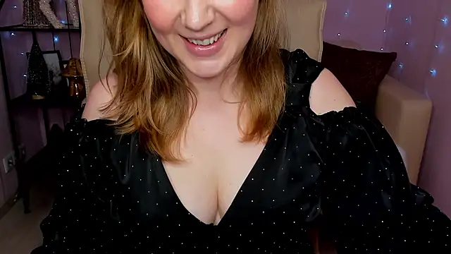 Snapshot of Helens_love chatting on January 6, 1:31 am Helens love online show from January 6, 1:31 am