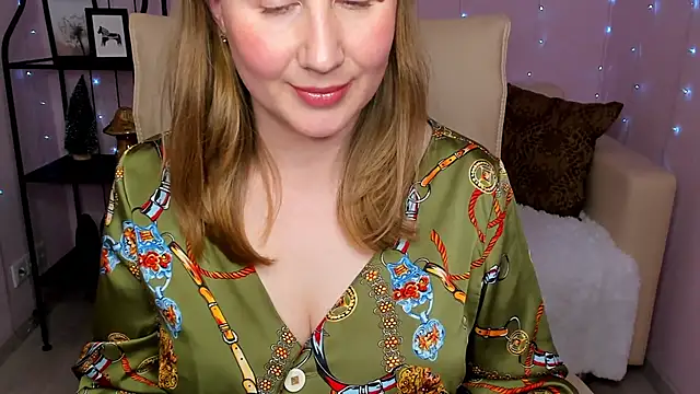 Snapshot of Helens_love chatting on January 17, 5:32 am Helens love online show from January 17, 5:32 am