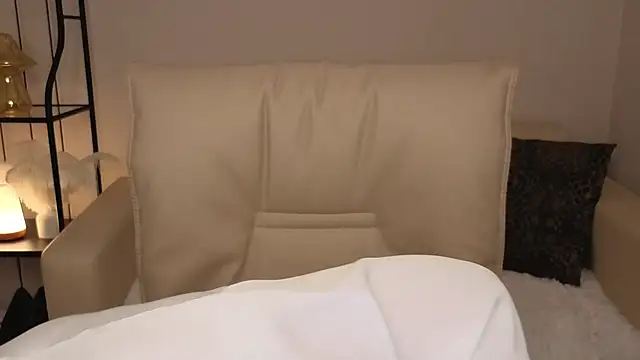 Snapshot of Helens_love chatting on November 20, 2:45 am Helens love online show from November 20, 2:45 am