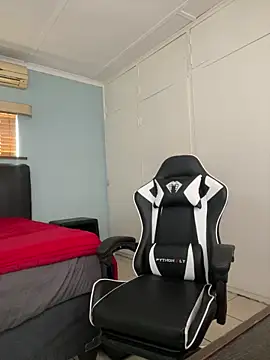 Candy Love 18 online show from September 9, 7:19 am