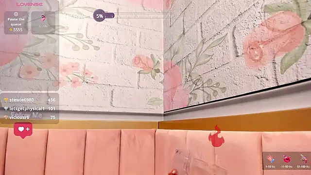 Annie Cute18  online show from January 25, 6:55 am