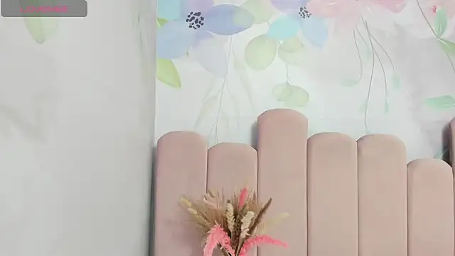 Annie Cute18  online show from March 21, 4:06 am