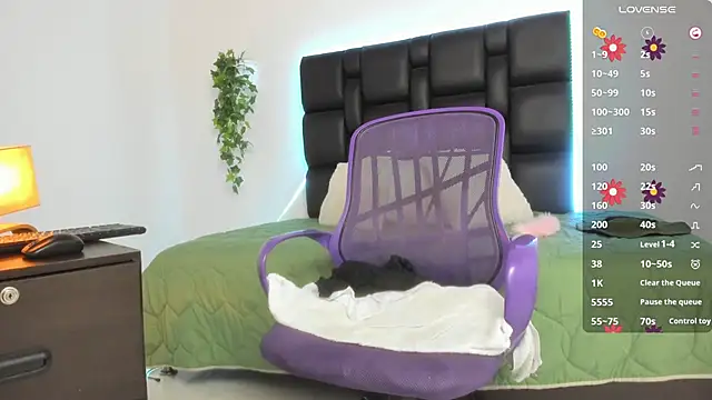 Snapshot of Joe23__ chatting on January 26, 12:26 am Joe23 online show from January 26, 12:26 am