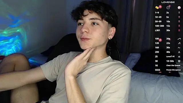 Snapshot of Joe23__ chatting on March 17, 5:38 pm Joe23 online show from March 17, 5:38 pm
