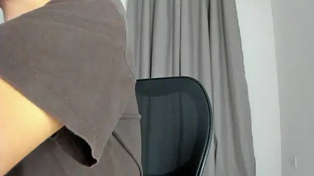 Snapshot of Joe23__ chatting on October 7, 1:36 am Joe23 online show from October 7, 1:36 am