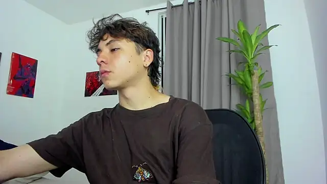 Snapshot of Joe23__ chatting on November 27, 6:04 am Joe23 online show from November 27, 6:04 am