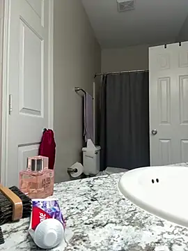 Snapshot of SexyHoneyRedd chatting on February 18, 11:33 am SexyHoneyRedd online show from February 18, 11:33 am