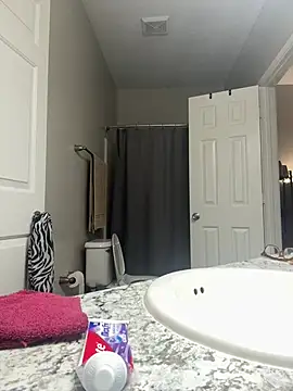 Snapshot of SexyHoneyRedd chatting on March 6, 11:25 am SexyHoneyRedd online show from March 6, 11:25 am