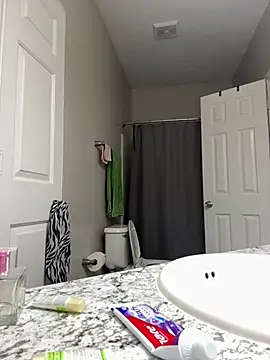 Snapshot of SexyHoneyRedd chatting on March 13, 10:36 am SexyHoneyRedd online show from March 13, 10:36 am