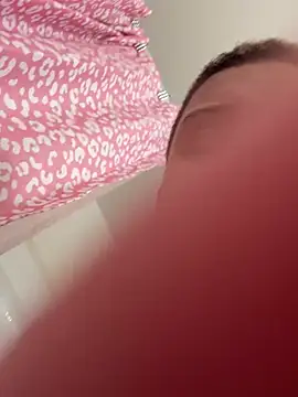 Snapshot of SexyHoneyRedd chatting on February 13, 1:40 pm SexyHoneyRedd online show from February 13, 1:40 pm