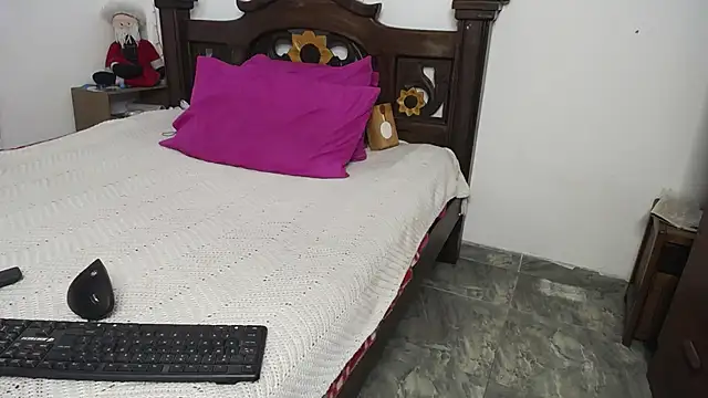 DominaLeona online show from January 25, 7:39 pm