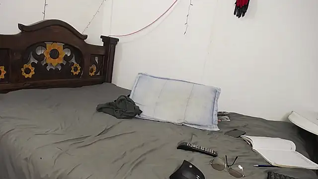 DominaLeona online show from March 5, 11:27 pm