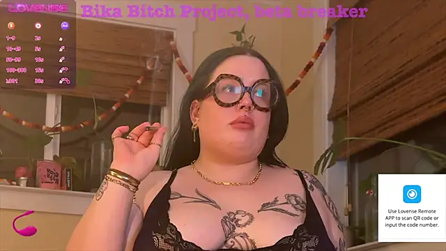 MissBika online show from December 4, 7:50 am