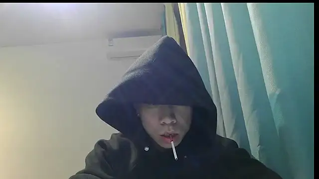 Snapshot of shuai321 chatting on February 24, 12:48 pm shuai321 online show from February 24, 12:48 pm