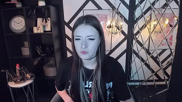 Lily Moonlight online show from February 12, 1:37 pm