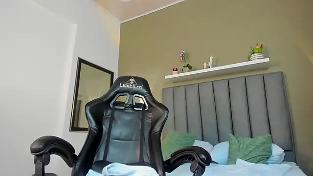 Snapshot of dalila30x chatting on May 26, 2:40 am dalila30x online show from May 26, 2:40 am