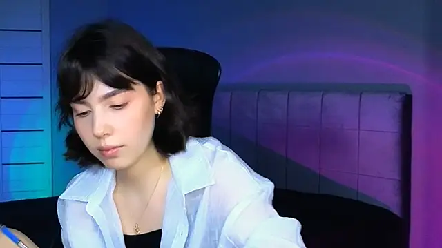 Stacy Gonzales  online show from December 19, 11:39 am