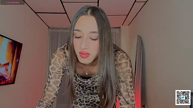 Snapshot of Goddivaa chatting on December 4, 5:28 am Goddivaa online show from December 4, 5:28 am