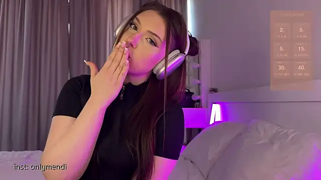 Snapshot of MENNDI chatting on January 28, 12:11 pm MENNDI online show from January 28, 12:11 pm