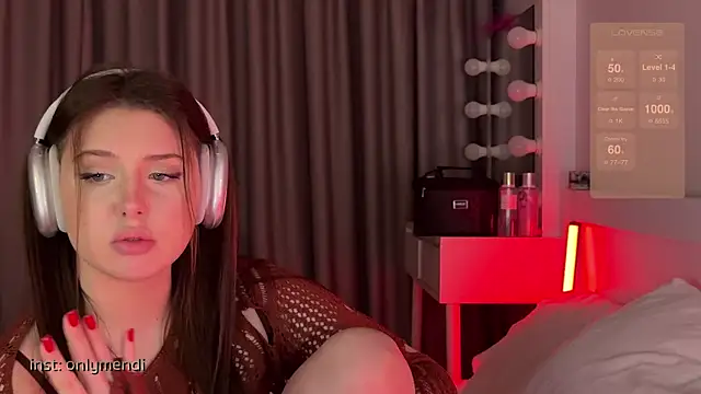 Snapshot of MENNDI chatting on January 31, 6:25 pm MENNDI online show from January 31, 6:25 pm