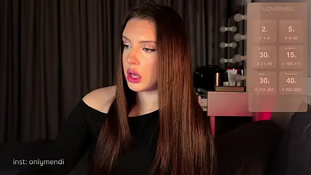 Snapshot of MENNDI chatting on February 25, 5:25 pm MENNDI online show from February 25, 5:25 pm