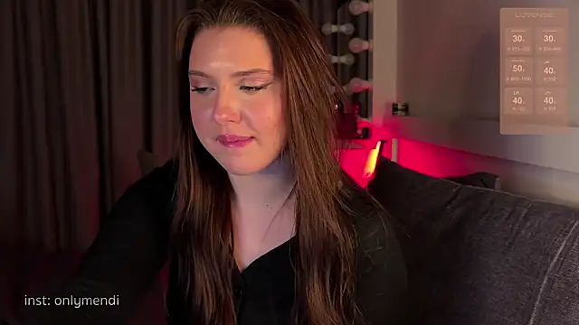 Snapshot of MENNDI chatting on February 27, 12:32 am MENNDI online show from February 27, 12:32 am