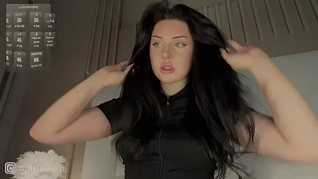 Snapshot of MENNDI chatting on October 23, 10:47 am MENNDI online show from October 23, 10:47 am