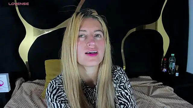 GiaRoussel online show from February 23, 4:37 pm