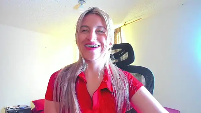 GiaRoussel online show from March 31, 4:29 pm