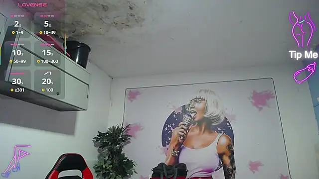 Snapshot of cristal_horny19 chatting on June 26, 12:04 am cristal horny19 online show from June 26, 12:04 am