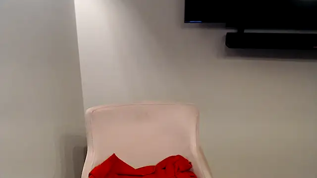 JenniLowen online show from February 16, 6:10 am