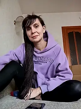 Francenia lolis online show from February 5, 1:44 pm