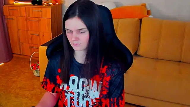 Lora Cain online show from January 6, 7:13 pm