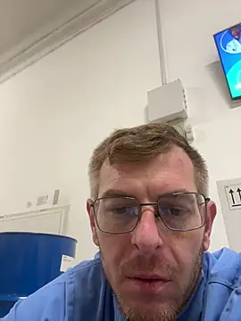 adrian90bi11 online show from March 27, 5:24 am