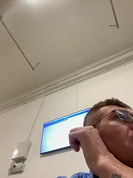 adrian90bi11 online show from April 23, 4:35 am