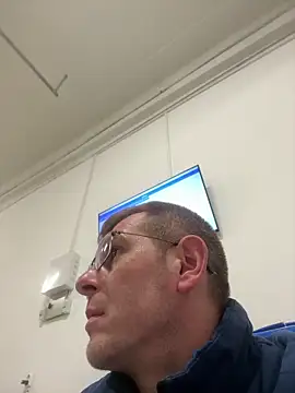 adrian90bi11 online show from April 25, 9:45 am