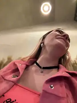 Snapshot of -Sexy_Barbie- chatting on February 10, 7:04 am -Sexy Barbie- online show from February 10, 7:04 am