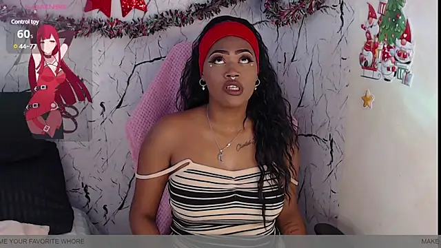 Snapshot of ebonyciaraqueen chatting on December 11, 8:39 pm ebonyciaraqueen online show from December 11, 8:39 pm