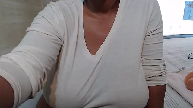 FlavoredNia online show from March 4, 8:13 am