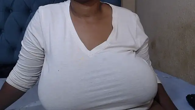 FlavoredNia online show from March 4, 3:15 pm