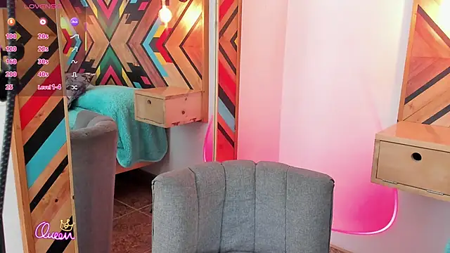 NaiirobiSwan online show from April 1, 7:33 pm