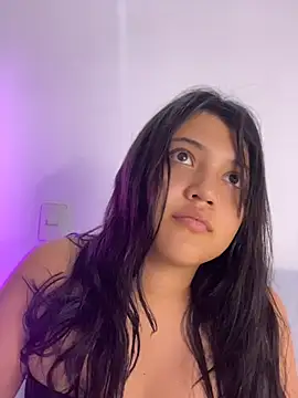 Snapshot of alisson_carolina73 chatting on April 25, 2:03 am alisson carolina73 online show from April 25, 2:03 am