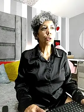 Julianewell online show from November 29, 12:19 pm