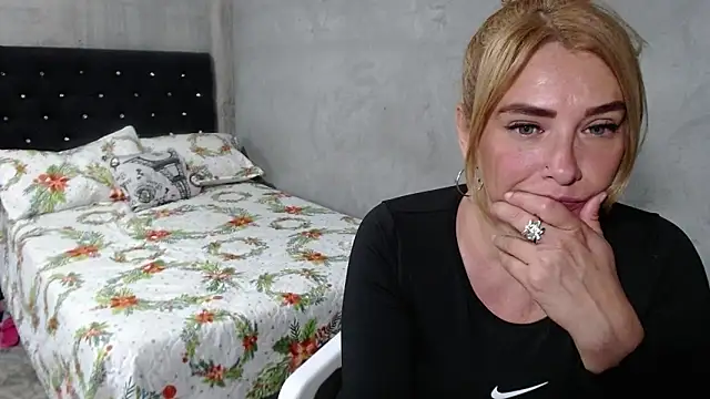 GeovannaFranco online show from March 17, 3:04 pm