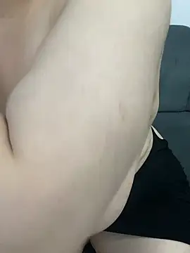 cansuozell online show from January 7, 2:19 pm