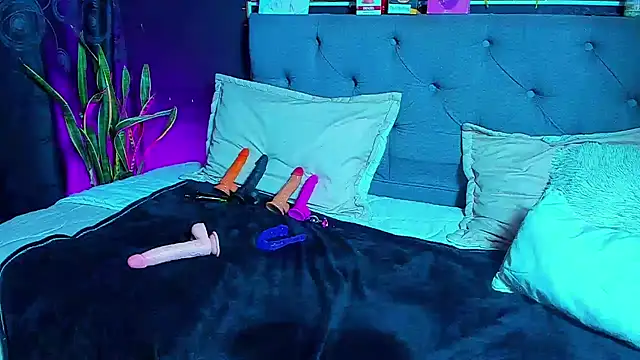 Snapshot of dulce_celeste15 chatting on January 29, 10:53 pm dulce celeste15 online show from January 29, 10:53 pm