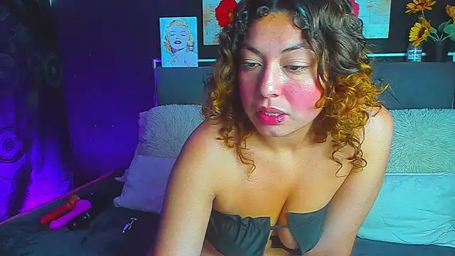 Snapshot of dulce_celeste15 chatting on March 7, 8:00 pm dulce celeste15 online show from March 7, 8:00 pm