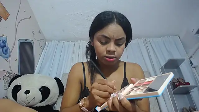 Snapshot of KOURTNEY-- chatting on September 24, 1:42 am KOURTNEY-- online show from September 24, 1:42 am