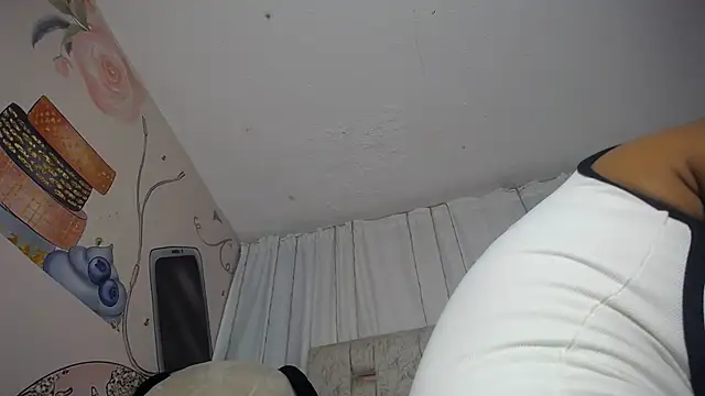 Snapshot of KOURTNEY-- chatting on September 25, 1:42 am KOURTNEY-- online show from September 25, 1:42 am